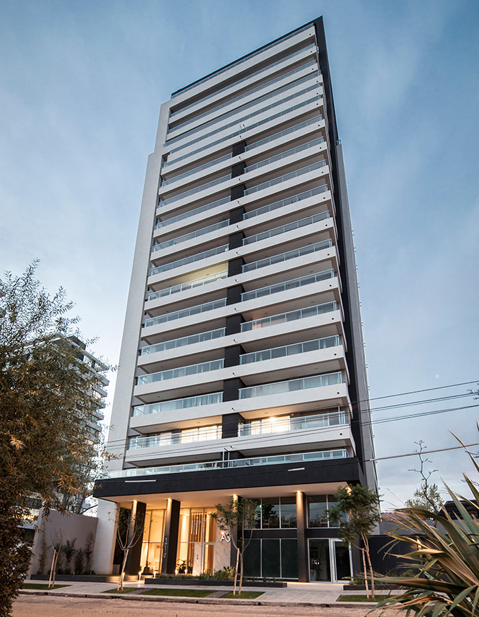 Vista exterior edificio Assur Neuquen